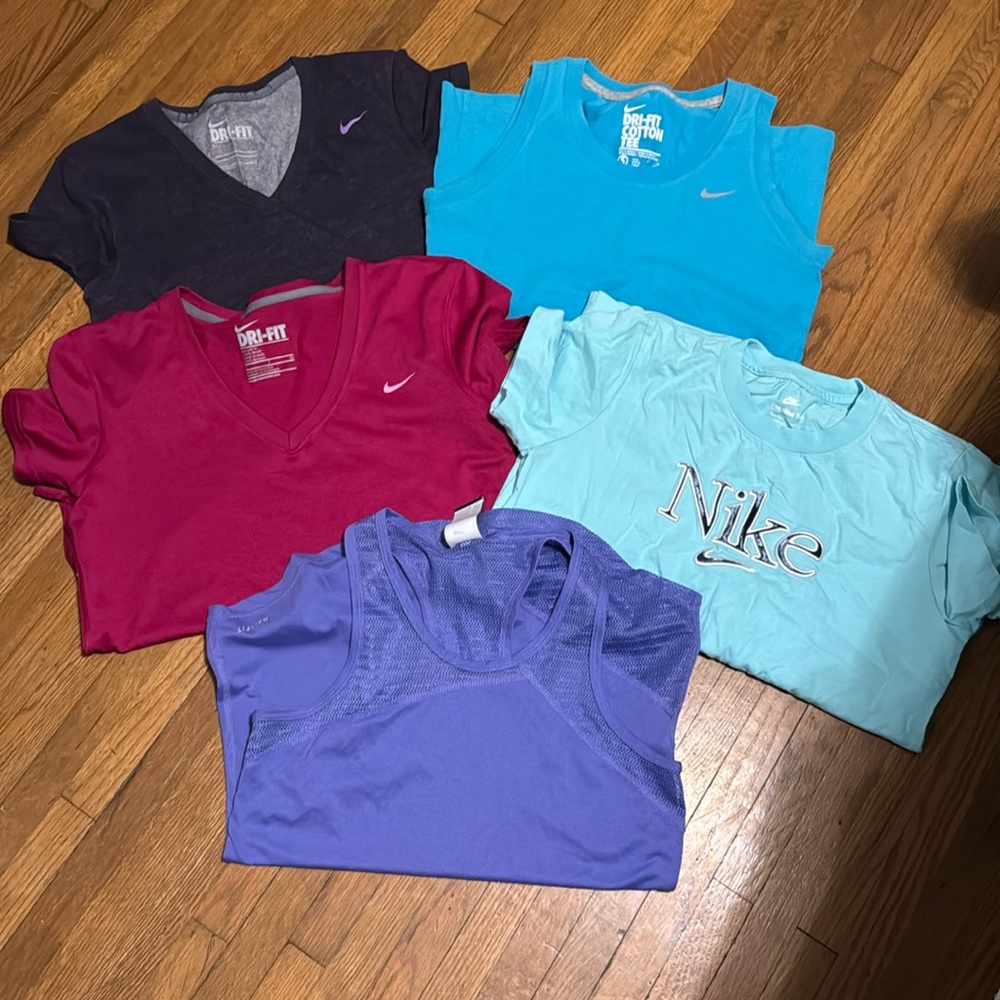Women’s Nike shirt
